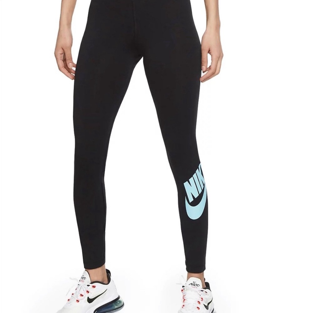 Nike tight fit high-rise leggings